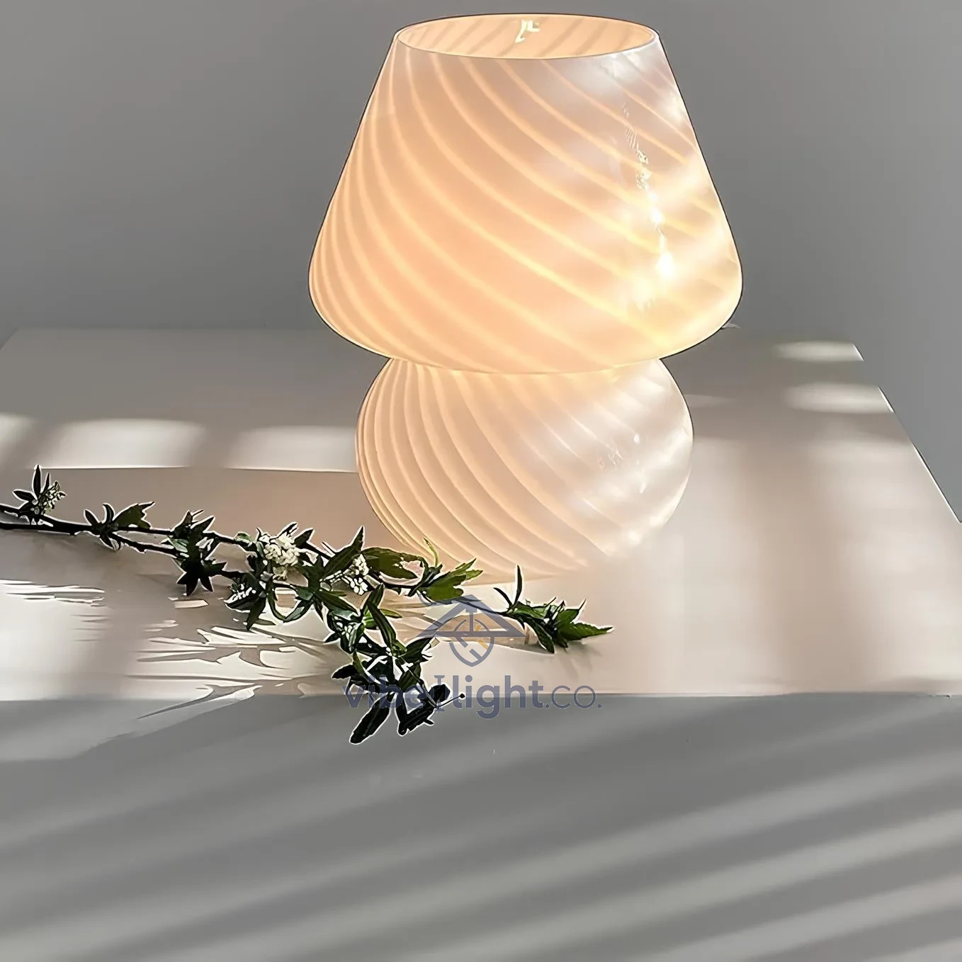 Verra Hand Blown Glass Decorative Table Lamp Light Fixture - Image 9