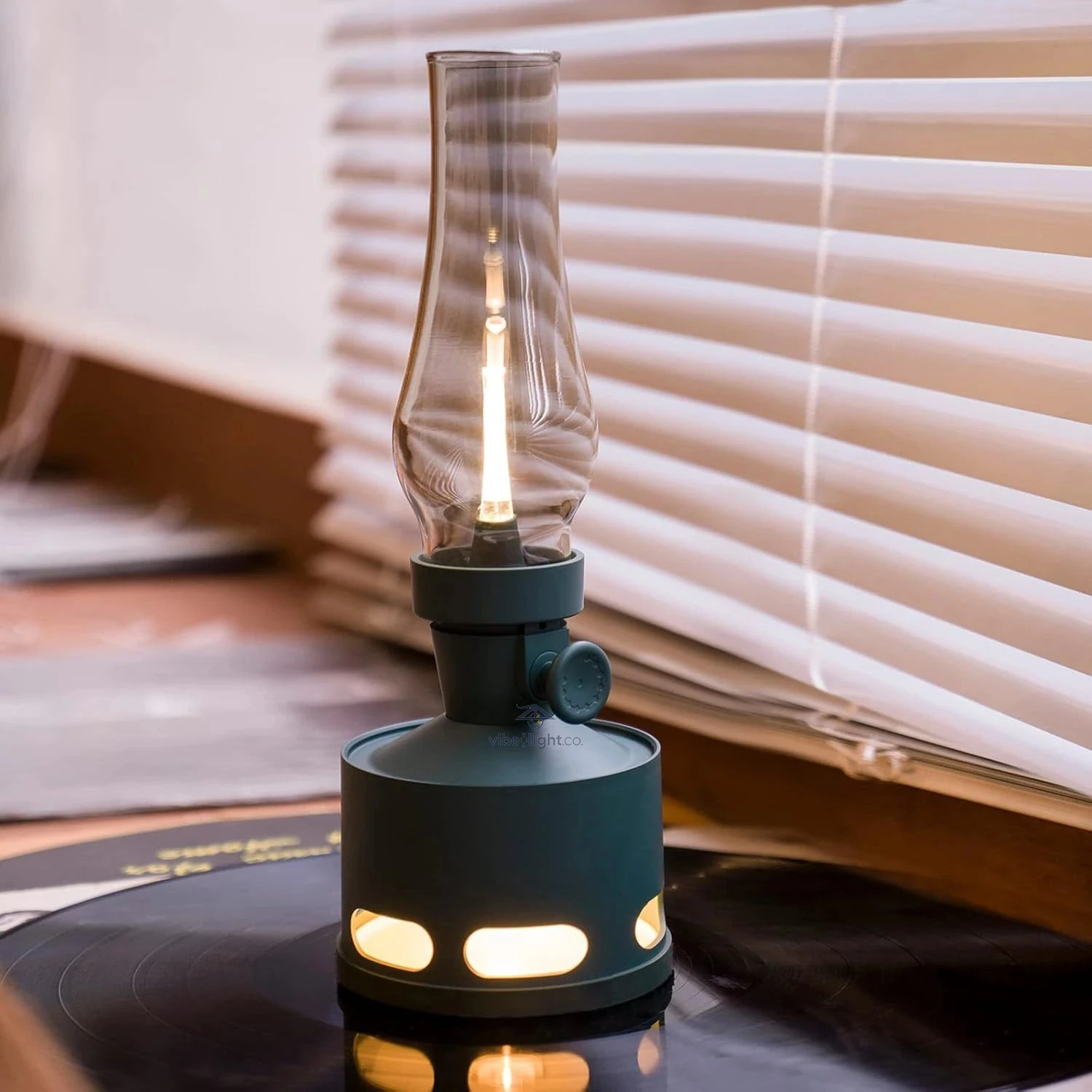 Classic Retro Vintage Decorative LED Lantern Outdoor Lighting Fixture - Image 3